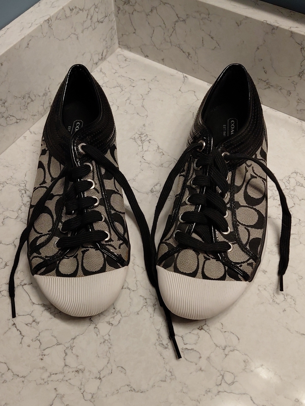 Womens Zorra Coach Black & Cream 9.5 Signature Canvas Lace-Up Sneakers Excellent